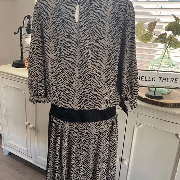 Vintage Liz Petites Inc Leopard Dress Size 8 - Picture 3 of 9